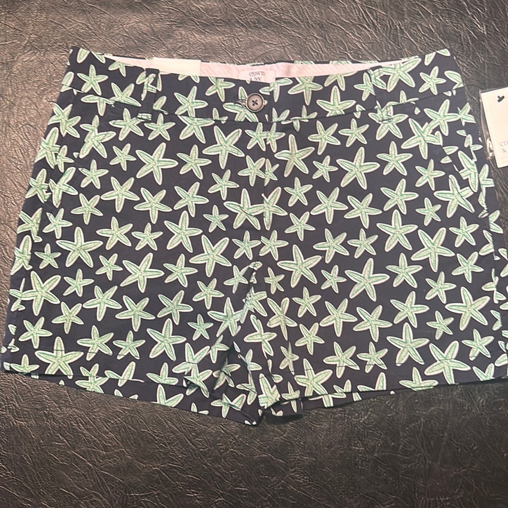 Crown and ivy size 6 shorts 5 inch